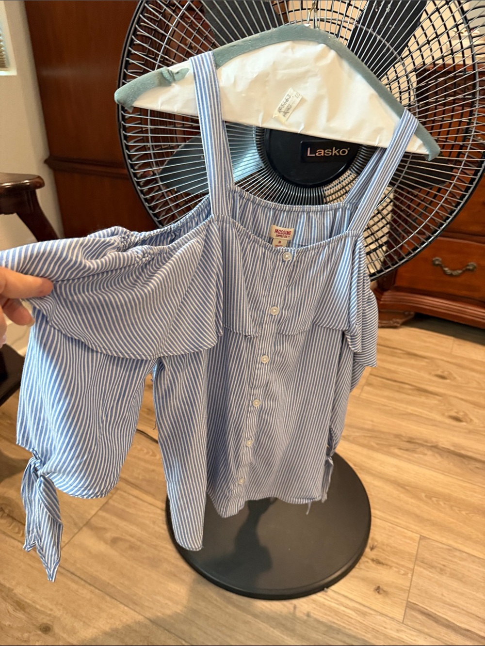 Mossimo Supply Co. Blue & White Striped Cold-Shoulder Button-Up Blouse